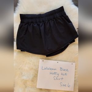 Black Lululemon Hotty Hot Skirt